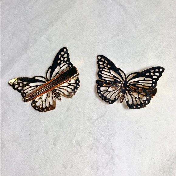 2 for $10 ❤️ Golden butterfly hair clips (2) - Picture 2 of 3